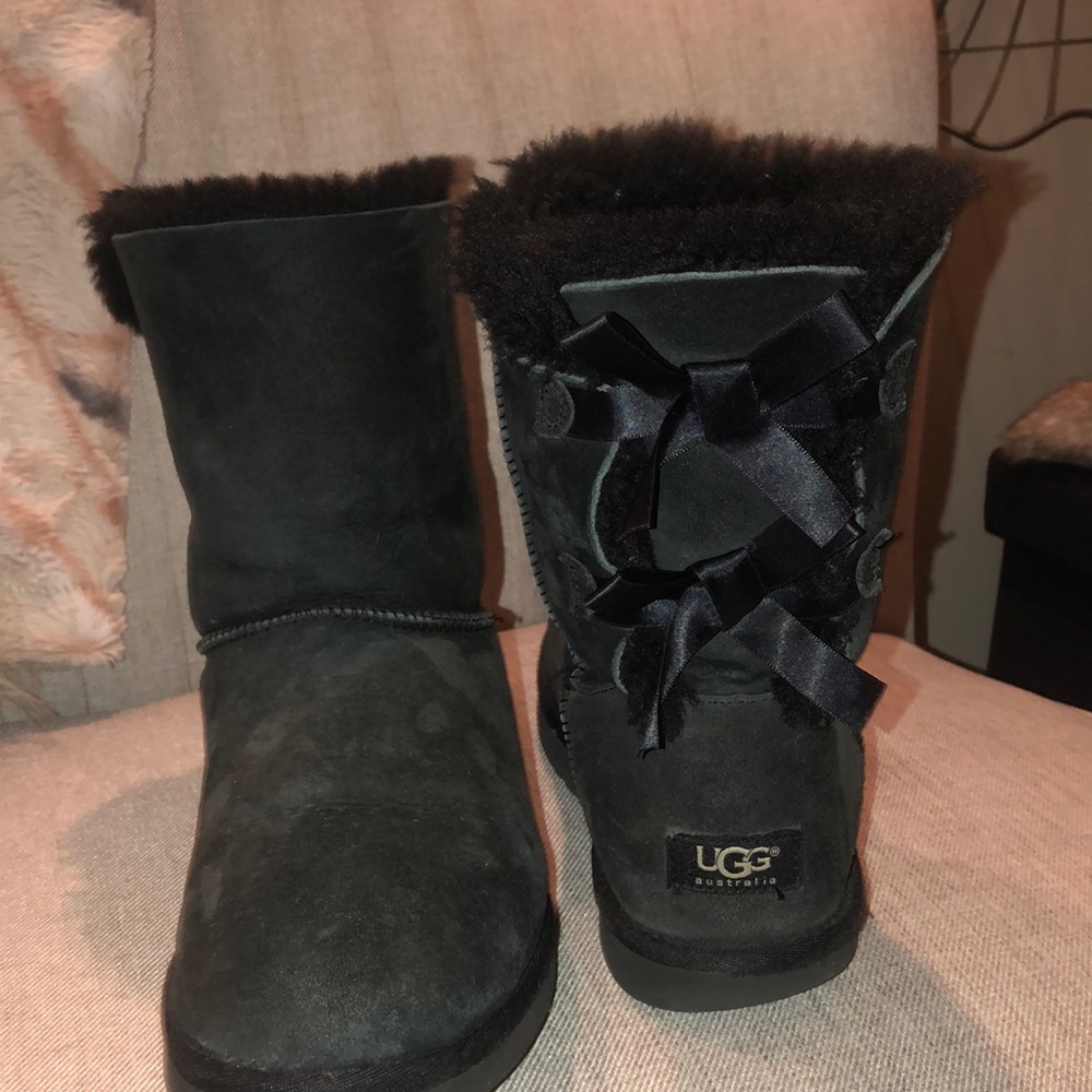 Black Bow Uggs